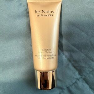 Estee Lauder Gold Hydrating Foam Cleanser